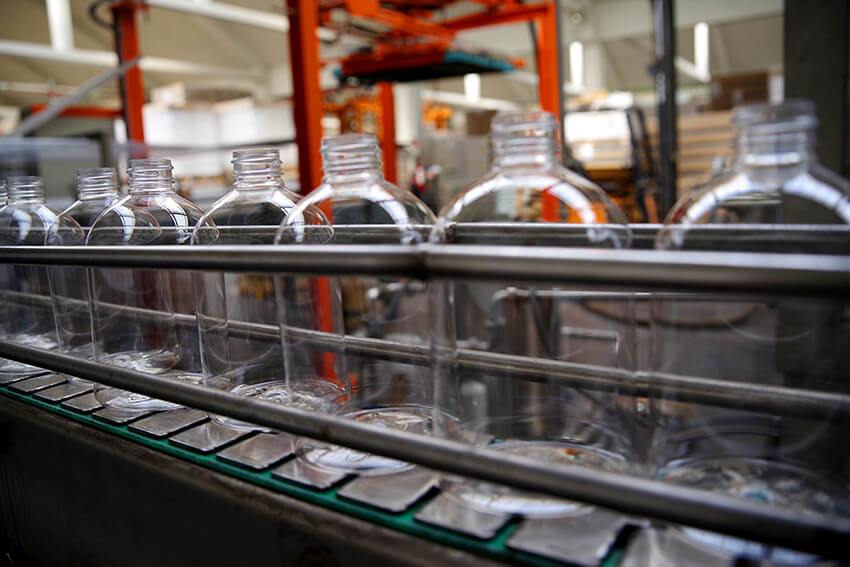 Hand Sanitizer 500mL - 75% Ethanol – This water-based liquid hand sanitiser contains an alcohol percentage of 75% and 2% glycerine. The latter provides a caring and moisturizing effect on the hands. – Now available at MTN Shop UK.