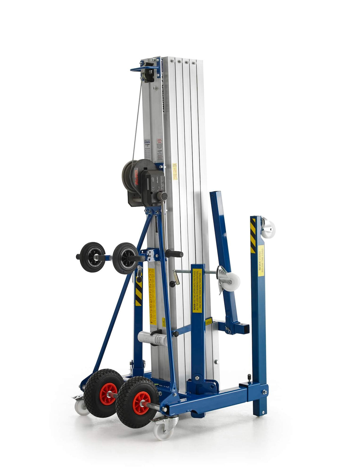 Kuzar Industrial Lifter 300kg/7.3m - HAMMER 73 – Made in Spain, this highly affordable heavy-duty stacker is incorporated with an Inertia Brake System. It has high-quality wheels and a powerful winch for efficient lifting. – Now available at MTN Shop UK. - imagen 3