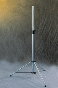 Doughty Club Stand – Top Tube diameter: 32mm. Budget & High-quality tripod lighting stands for the club circuit. Superior clamping system. Internal safety stops. Compact steel and aluminum construction. – Now available at MTN Shop UK.