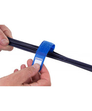 Model wrapping cables together with a cable wrap - imagen 5
